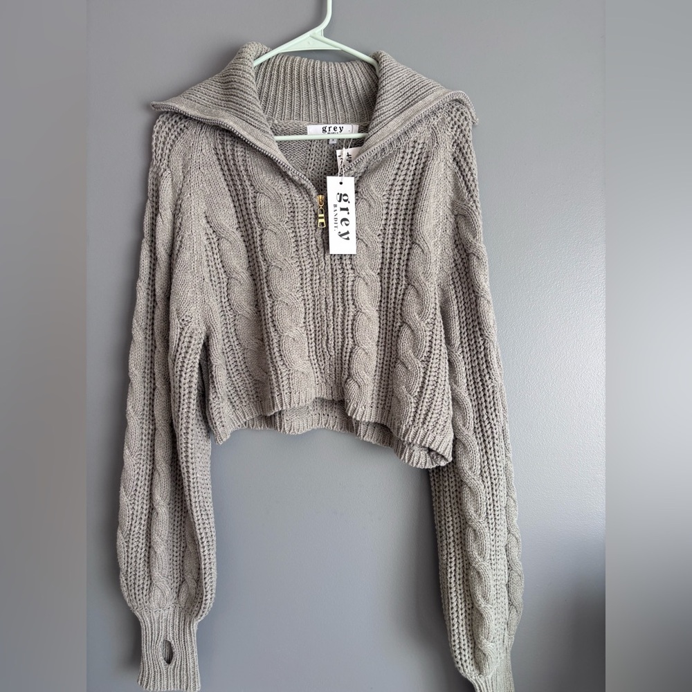 Grey Cropped Cable-Knit Sweater with Sailor Collar